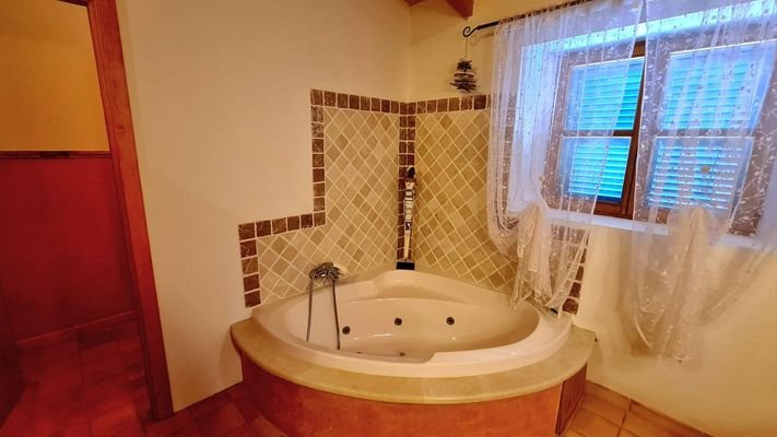 room-15409-z7p10.jpg