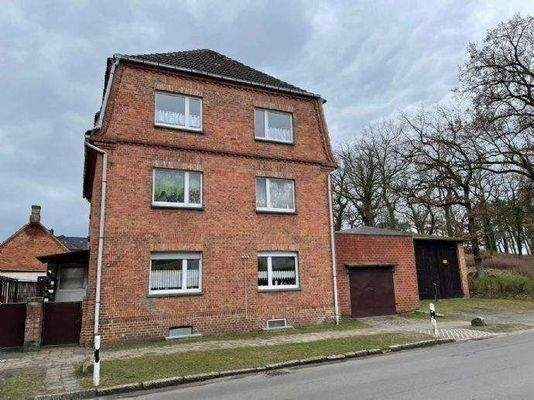 Blick auf das Dreifamilienhaus 