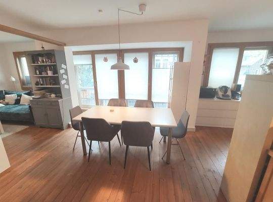 Wohn- /Esszimmer mit offener Küche Bild 1