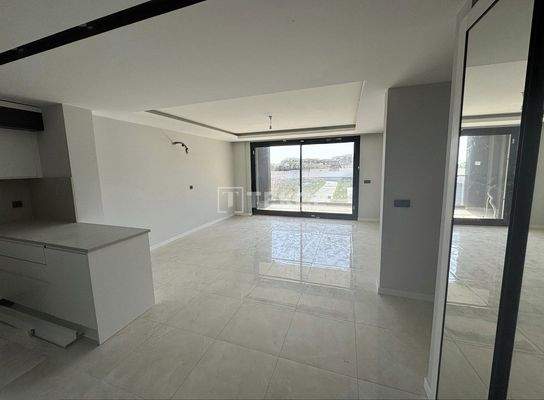 New Apartments with Shared Pool near the Beach in Kuşadası