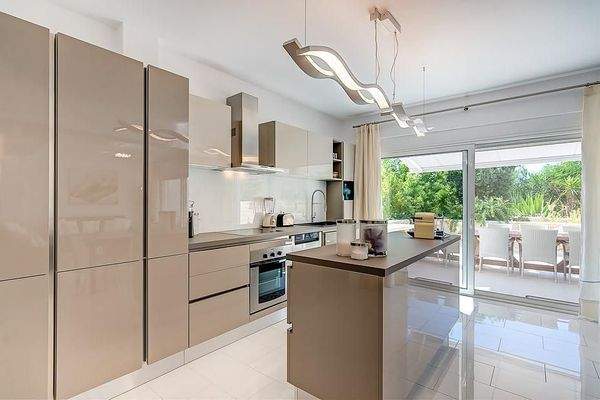 Kreta, Tersanas: Luxusvilla mit unschlagbarer Aussicht in ruhiger Lage zu verkaufen