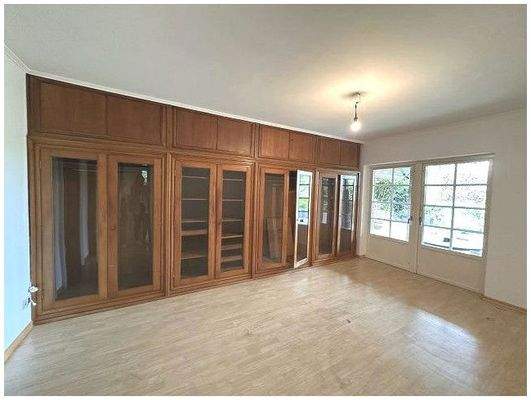 Zimmer mit Einbauschrank