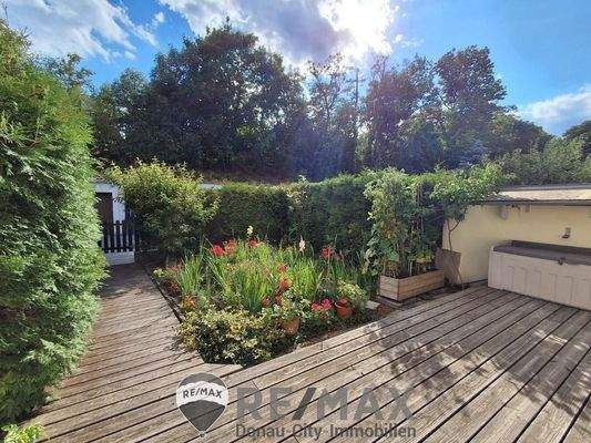 15 Terrasse mit Garten RH 1230