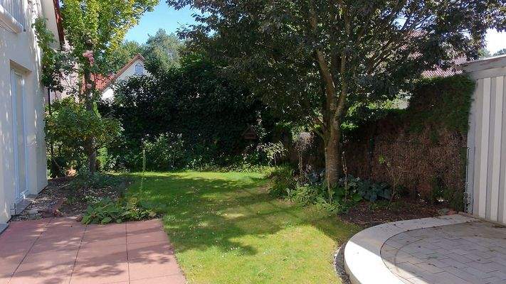 Garten hinter dem Haus