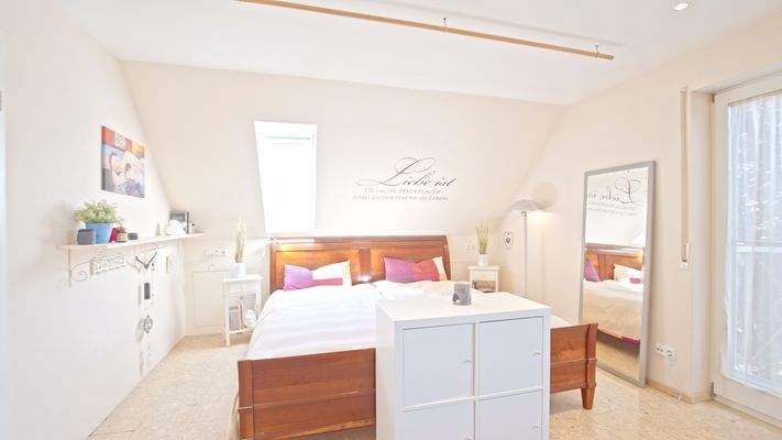 OG Elternschlafzimmer mit Balkon