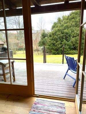 8 Austritt auf die Terrasse vom Wohnzimmer aus.JPEG