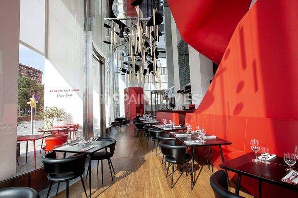 Eco-Friendly Properties with Pool and Gym in Barcelona