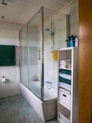 Wohnhaus EG Bad 1 8190.jpg