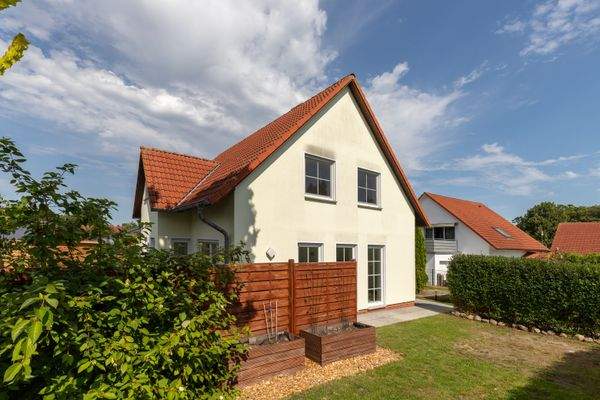  Der gepflegte Garten mit Hochbeeten