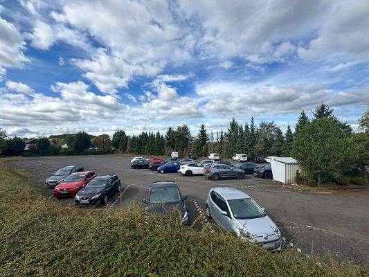 Kunden & Mitarbeiterparkplätze