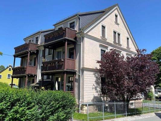 großer Balkon im DG rechts