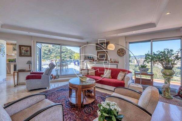  Mandelieu-la-Napoule