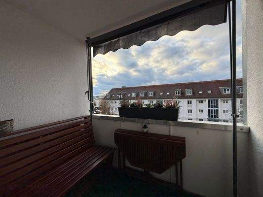 Balkon Straßenseite