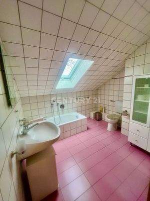 Bad - 1. Wohnung OG