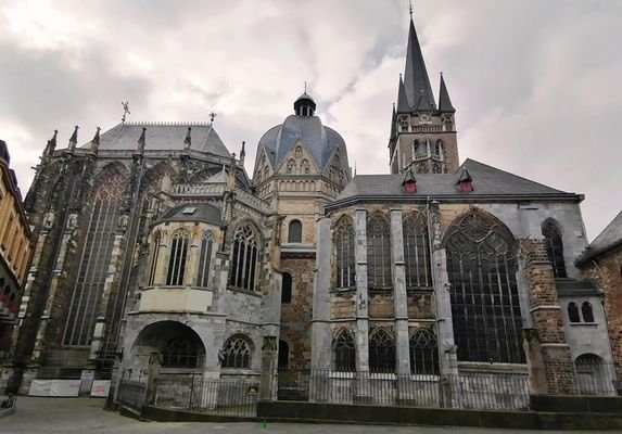 0 Aachen Dom