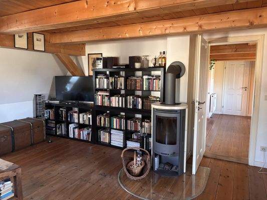 Wohnzimmer mit Kamin