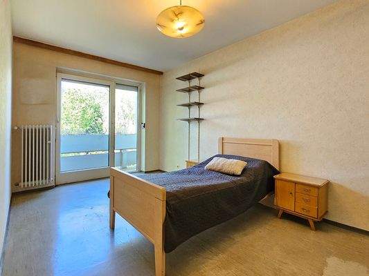 Schlafzimmer mit Balkon.JPG