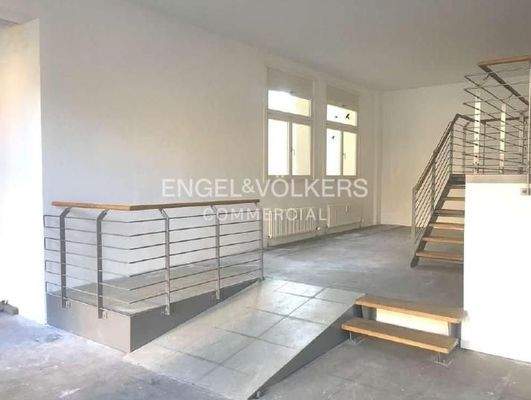 Innenansicht mit Podest