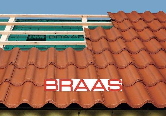 01 Braas Harzer Pfanne mit Log