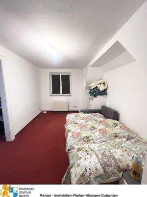 1. Obergeschoss-re. - Schlafzimmer