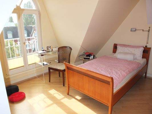 Schlafzimmer 1.JPG