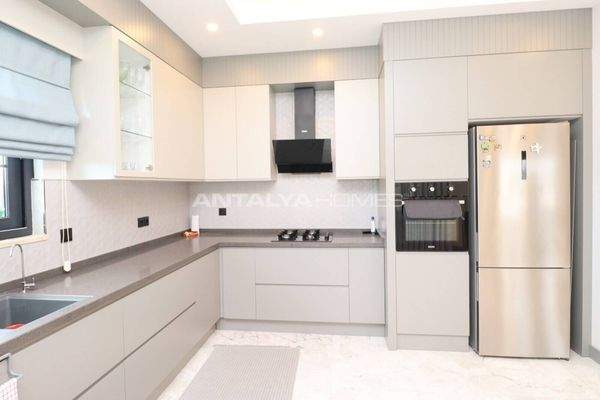 House with Pool and Mountain View in Döşemealtı, Antalya