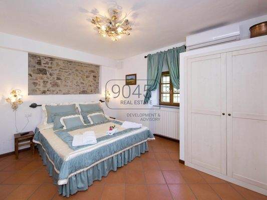 12 Hektar grosser Landsitz mit Panoramaausblick, Pool in Val di Chiana