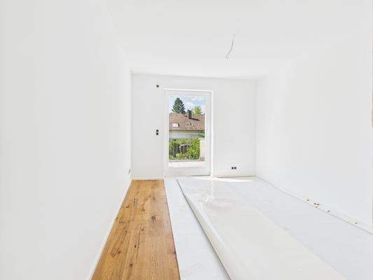 Zimmer 1 mit Balkonzugang