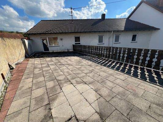 Dachterrasse zu OG Wohnung