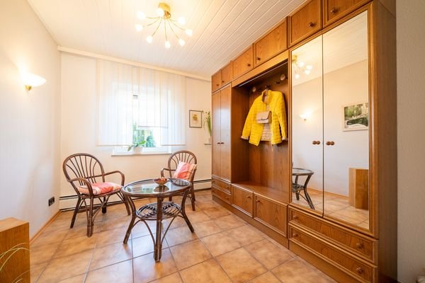 Garderobe EG