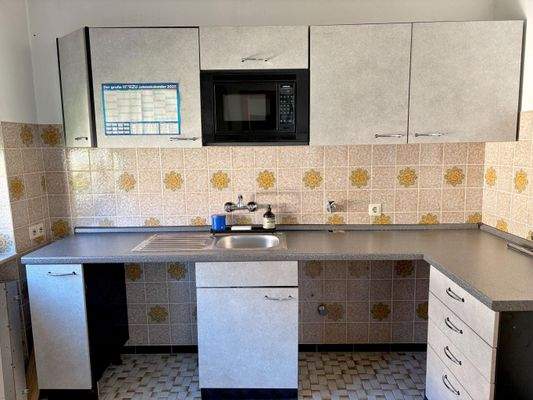 geräumige Speisekammer