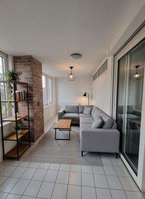 Wintergarten-verglaster Balkon - (KI generiert)