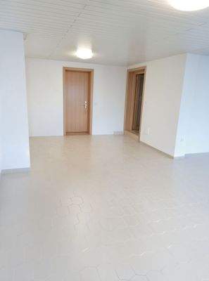 Gewerbefläche zur Straße - Wohnzimmer