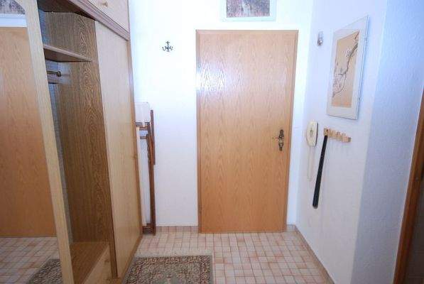 1-Zimmer-Ferienwohnung-F12-007-flur.jpg