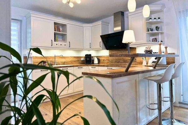 Küche mit Halbinsel