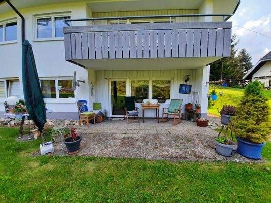 Terrasse mit Gartenblick