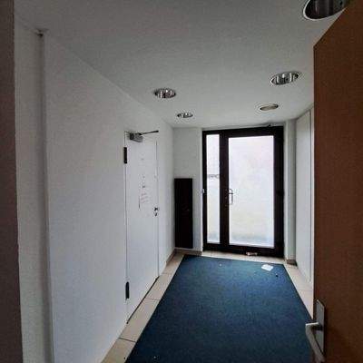 Eingang der Mitarbeiter