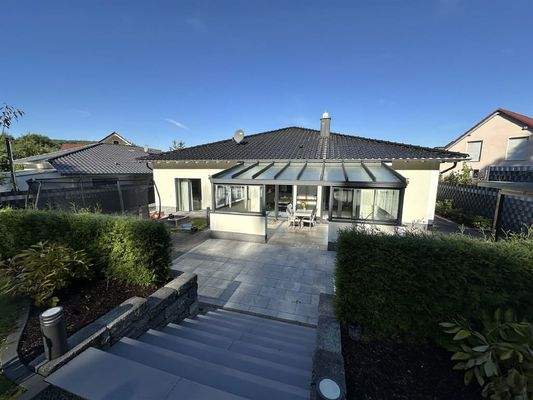 Terrasse mit Wintergarten
