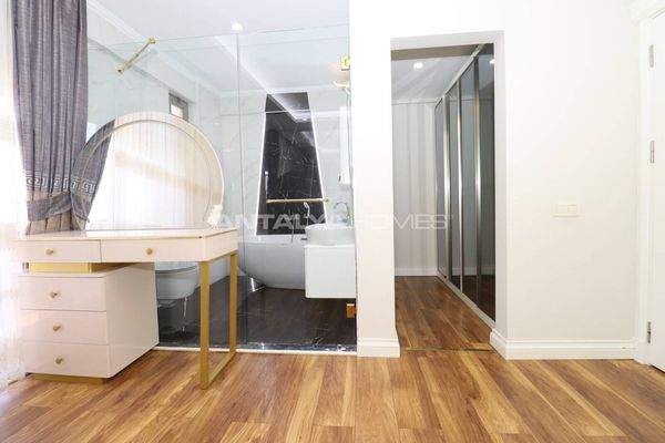 5 Bedroom House with Pool and Garden in Belek