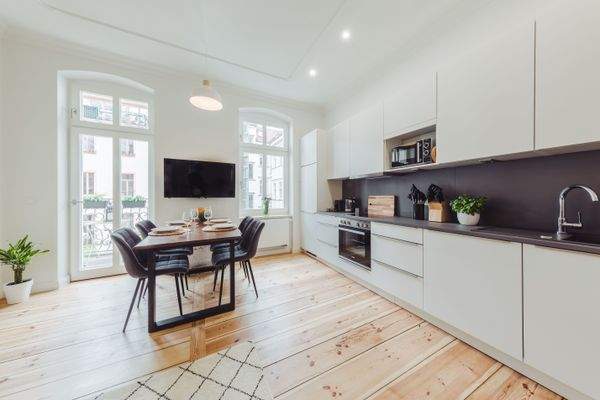 living room/ kitchen