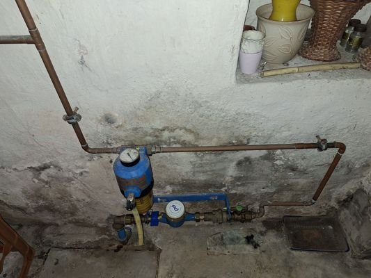 Wasseranschluß im Keller.jpg