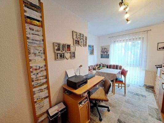 Kinderzimmer / Büro 2