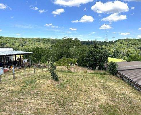 der Garten hinter dem Haus direkter Zutang zu Wiesen