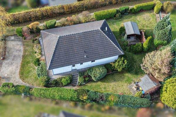 Luftaufnahme - gesamtes Grundstück 