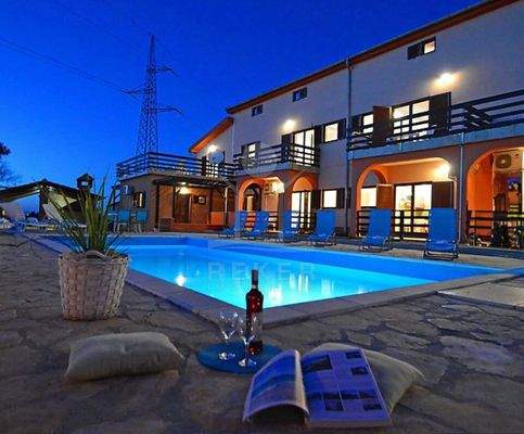 Moderne Maisonette mit herrlicher Lage in Šibenik