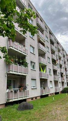 Außenansicht des Objektes mit Blick auf die Balkone.