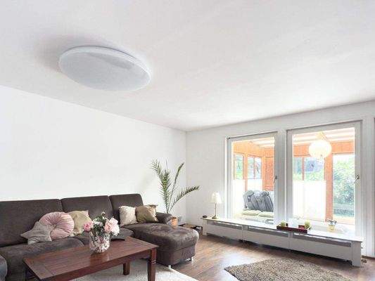 Wohnbereich mit Zugang zur Terrasse...