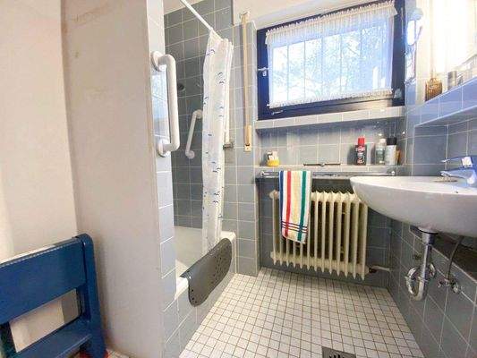 Erdgeschoss - Duschraum.jpg