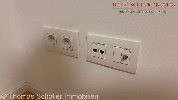 Netzwerkverkabelung und Satellitenanschluss 