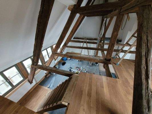 Aufgang zur Galerie Loft.jpg